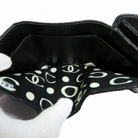 CHANEL Black Wallet - Picture 7 of 9